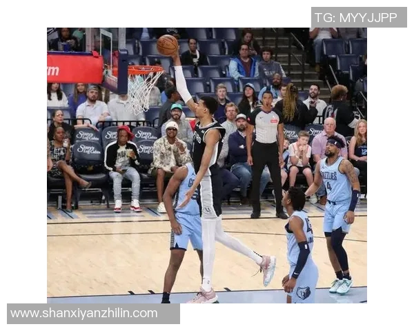 文班亚马首场比赛表现惊艳五次盖帽加隔扣字母哥引发热烈讨论